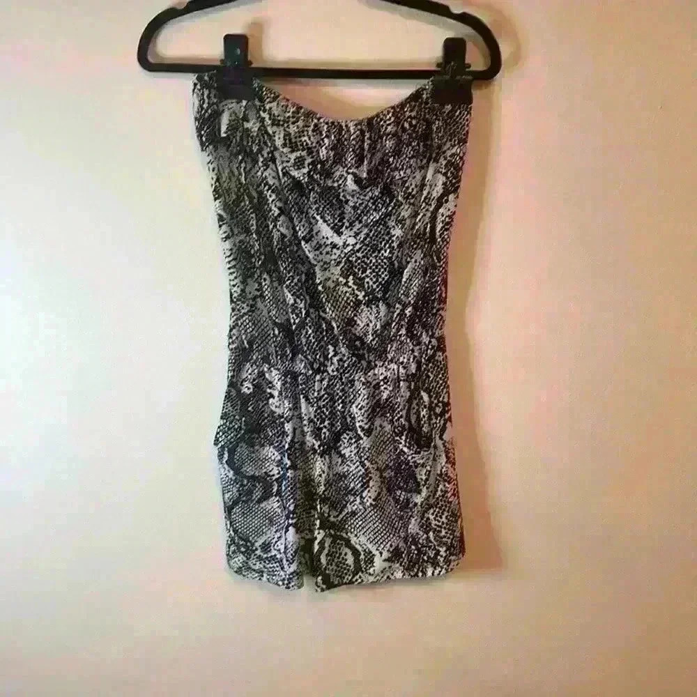 Aqua Black And White Romper Size M